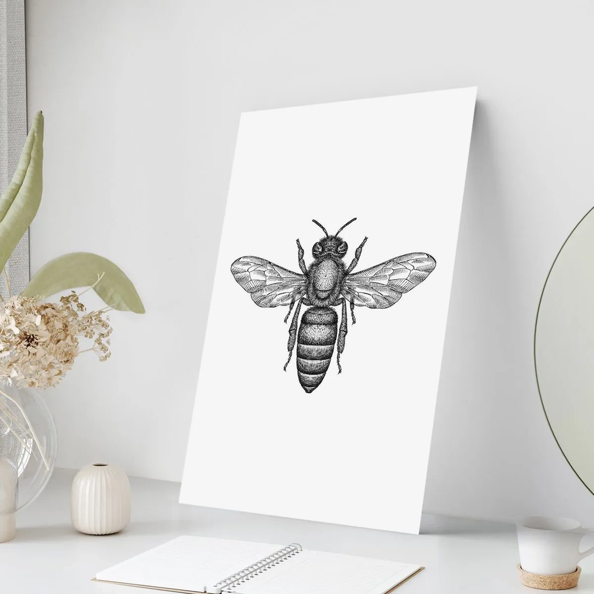 Poster - Illustrazione precisa di un'ape su uno sfondo bianco - 50x70cm - Ritratto d'insetto - Decorazione murale moderna per soggiorno e camera da letto ARTTOR