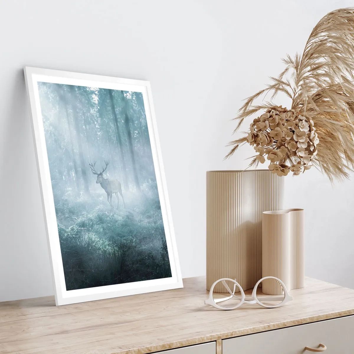 Poster in cornice bianca - Passeggiata mattutina sulle sue terre - 40x50 cm