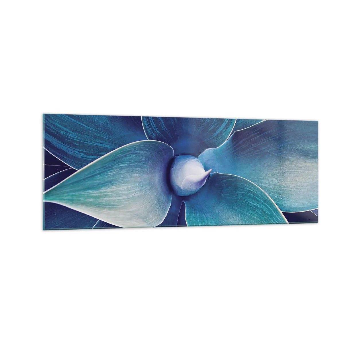 Quadro su vetro - Primo piano di un fiore astratto nei toni del blu - 140x50cm - Imbluito dal sole - Decorazione murale moderna per soggiorno e camera da letto ARTTOR