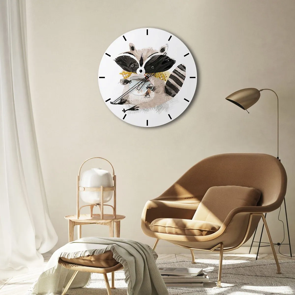 Orologio da parete - Orologio in Vetro - Un simpatico procione che tiene in mano una tazza di bevanda calda su uno sfondo bianco - 30x30cm - Il mio amico procione - Decorazione murale moderna per soggiorno, cucina e camera da letto ARTTOR