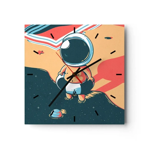 Orologio da parete - Orologio in Vetro - Divertente astronauta sulla spiaggia con elementi spaziali sullo sfondo - 30x30cm - Da un'altra prospettiva - Decorazione murale moderna per soggiorno e camera da letto ARTTOR