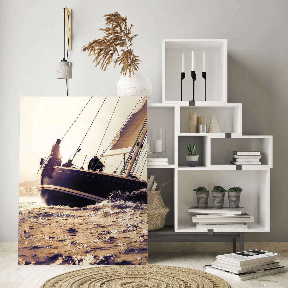 Quadro su vetro - Una barca a vela in un mare in tempesta in tonalità calde - 50x70cm - Naviga, marinaio - Decorazione murale moderna per soggiorno e camera da letto ARTTOR