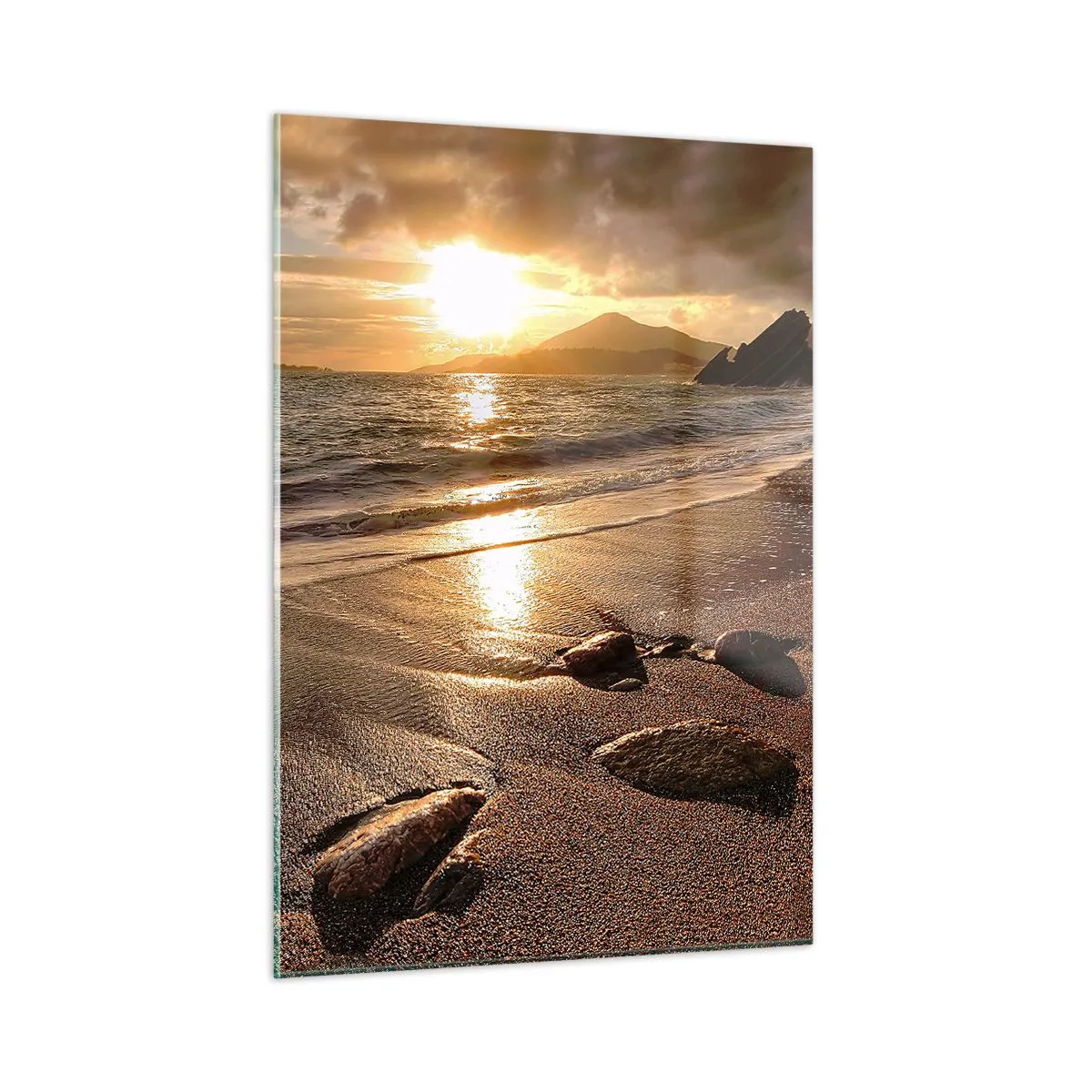 Quadro su vetro - Tramonto su una spiaggia rocciosa e colline - 50x70cm - Seguendo il sole verso le colline - Decorazione murale moderna per soggiorno e camera da letto ARTTOR