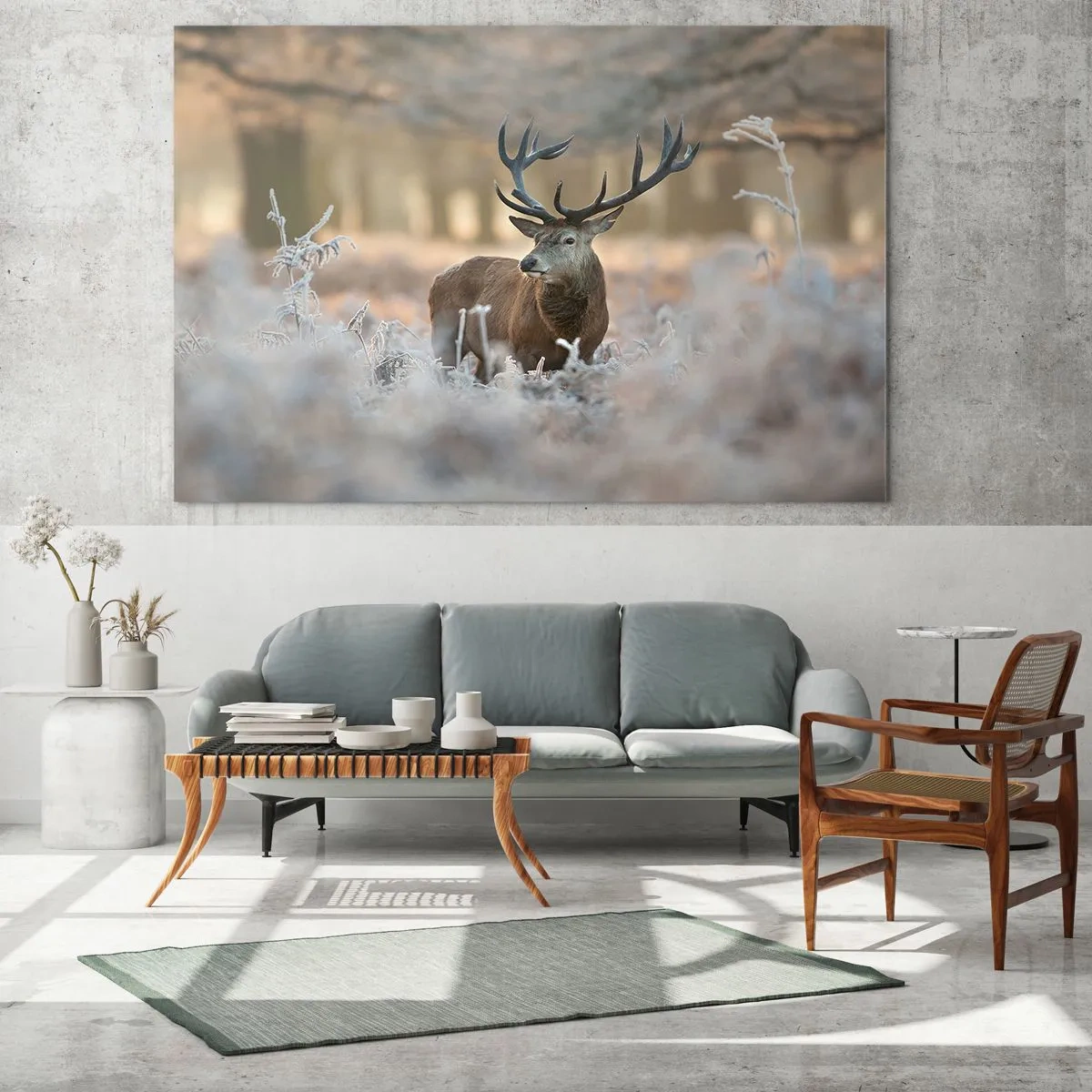 Quadro su vetro - Un cervo in una radura gelida circondata da una foresta invernale - 120x80cm - Fresco mattino - Decorazione murale moderna per soggiorno e camera da letto ARTTOR