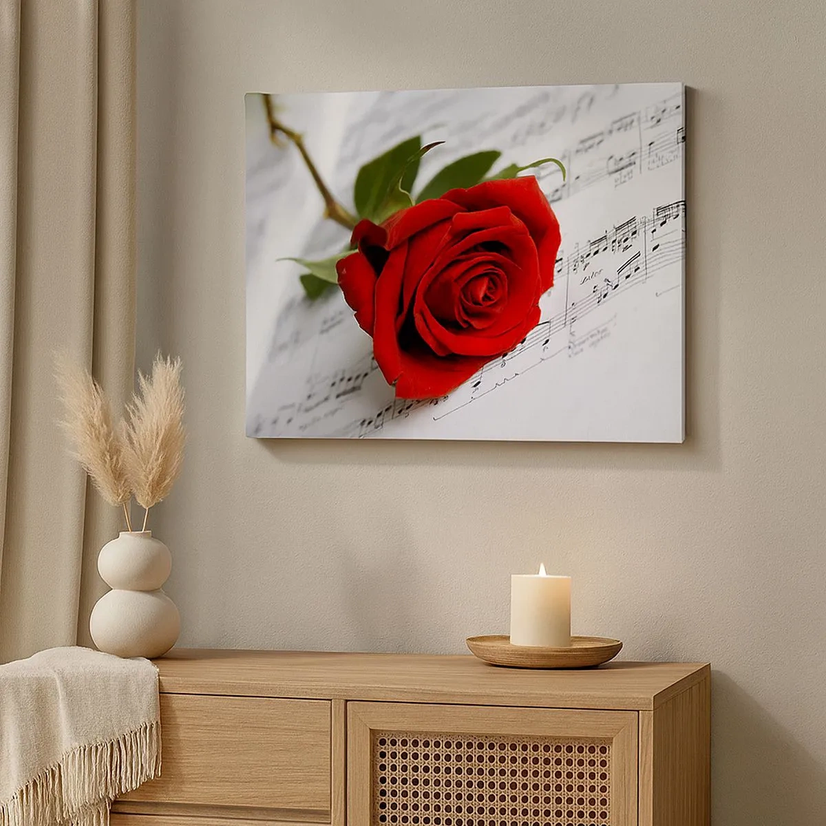 Quadro su tela - Stampe su Tela - Una rosa rossa su uno sfondo di note musicali su carta bianca. - 70x50cm - La musica dei sentimenti in scarlatto - Decorazione murale moderna per soggiorno e camera da letto ARTTOR