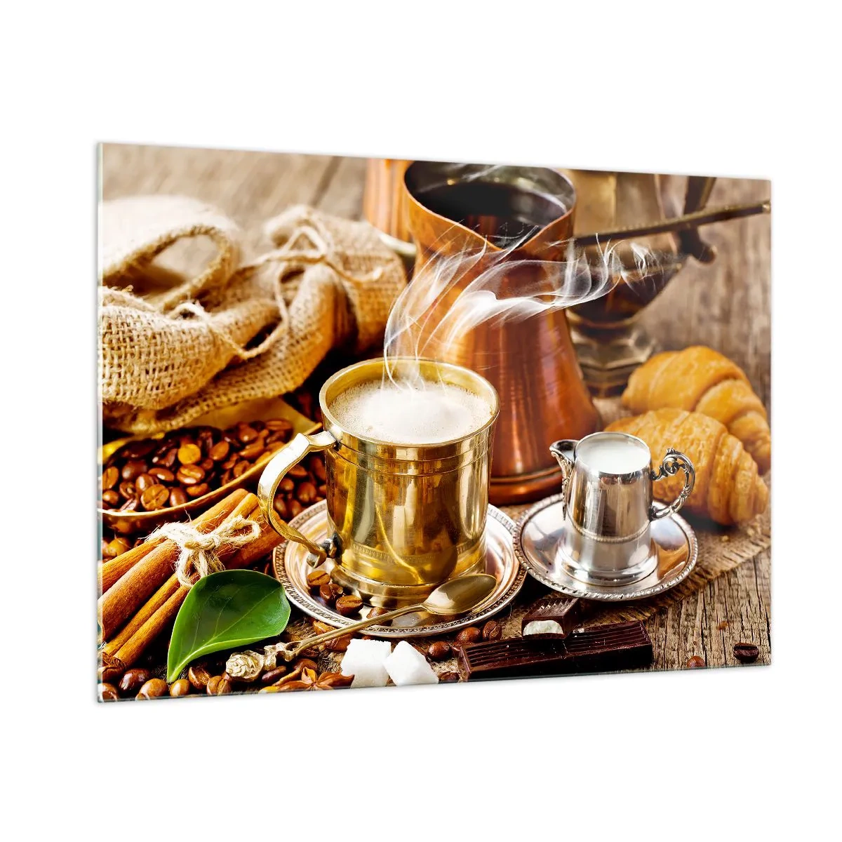 Quadro su vetro - Una tazza dorata di caffè con latte circondata da chicchi e croissant - 100x70cm - Buona giornata! - Decorazione murale moderna per soggiorno e camera da letto ARTTOR