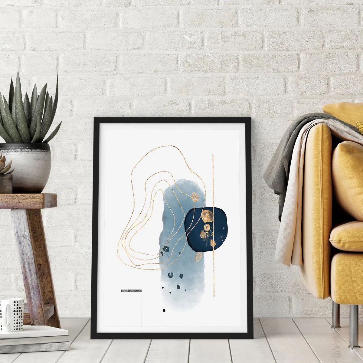 Poster in cornice nera - Una moderna composizione astratta nei toni del blu e dell'oro. - 50x70cm - Fantasia blu e oro - Decorazione murale moderna per soggiorno e camera da letto ARTTOR