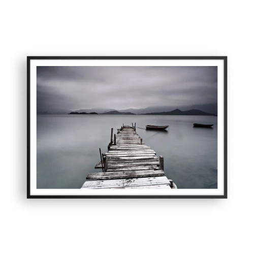 Poster in cornice nera - Un ponte di legno che conduce alla superficie calma del lago - 100x70cm - Domani puoi partire - Decorazione murale moderna per soggiorno e camera da letto ARTTOR