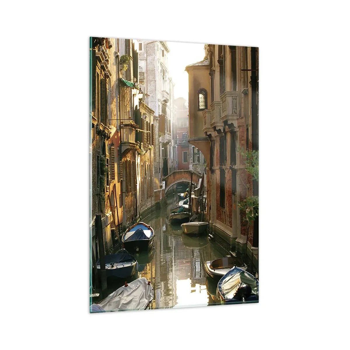 Quadro su vetro - Un pittoresco canale a Venezia con barche e un ponte - 80x120cm - Un angolo di Venezia - Decorazione murale moderna per soggiorno e camera da letto ARTTOR