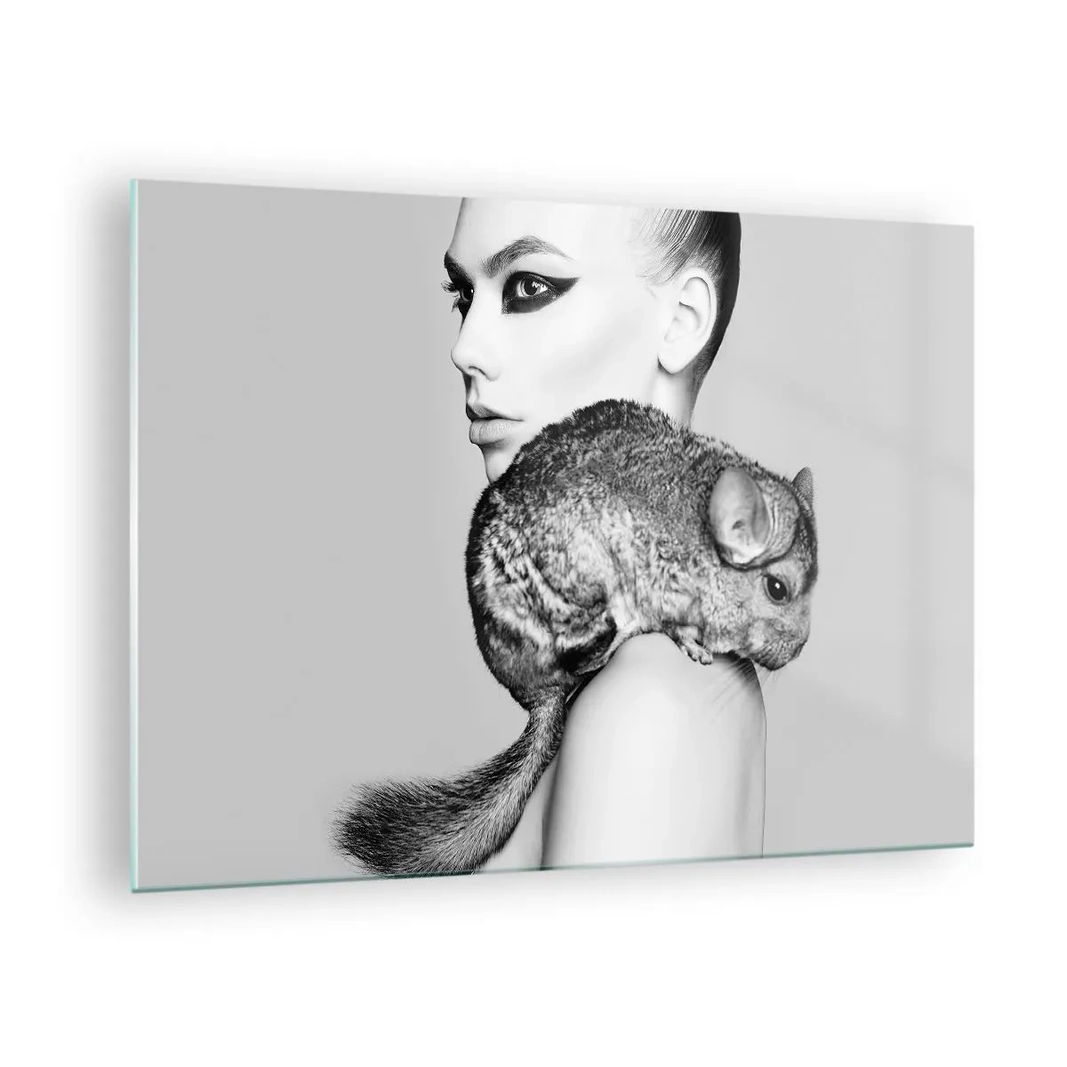 Quadro su vetro - Ritratto di una donna con un cincillà in bianco e nero - 70x50cm - Dama con il cincillà - Decorazione murale moderna per soggiorno e camera da letto ARTTOR