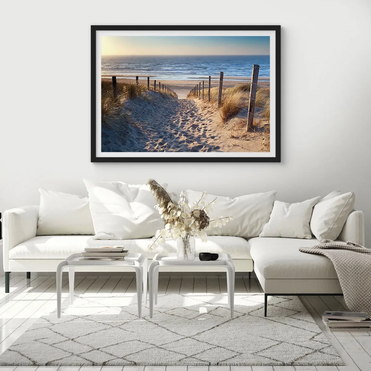 Poster in cornice nera - Sentiero tra le dune che conduce alla spiaggia - 100x70cm - Rumore del mare, uccelli che cantano, spiaggia selvatica tra i cespugli... - Decorazione murale moderna per soggiorno e camera da letto ARTTOR