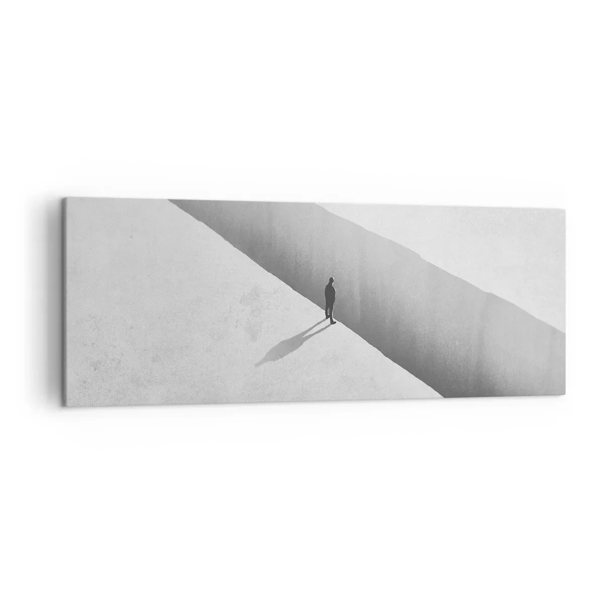 Quadro su tela - Stampe su Tela - Una figura solitaria è in piedi su un profondo abisso in un ambiente monocromatico. - 140x50cm - Un obiettivo chiaro - Decorazione murale moderna per soggiorno e camera da letto ARTTOR