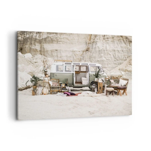 Quadro su tela - Stampe su Tela - Un camper retrò dal design boho sullo sfondo di un paesaggio roccioso. - 120x80cm - è tempo di viaggiare - Decorazione murale moderna per soggiorno e camera da letto ARTTOR