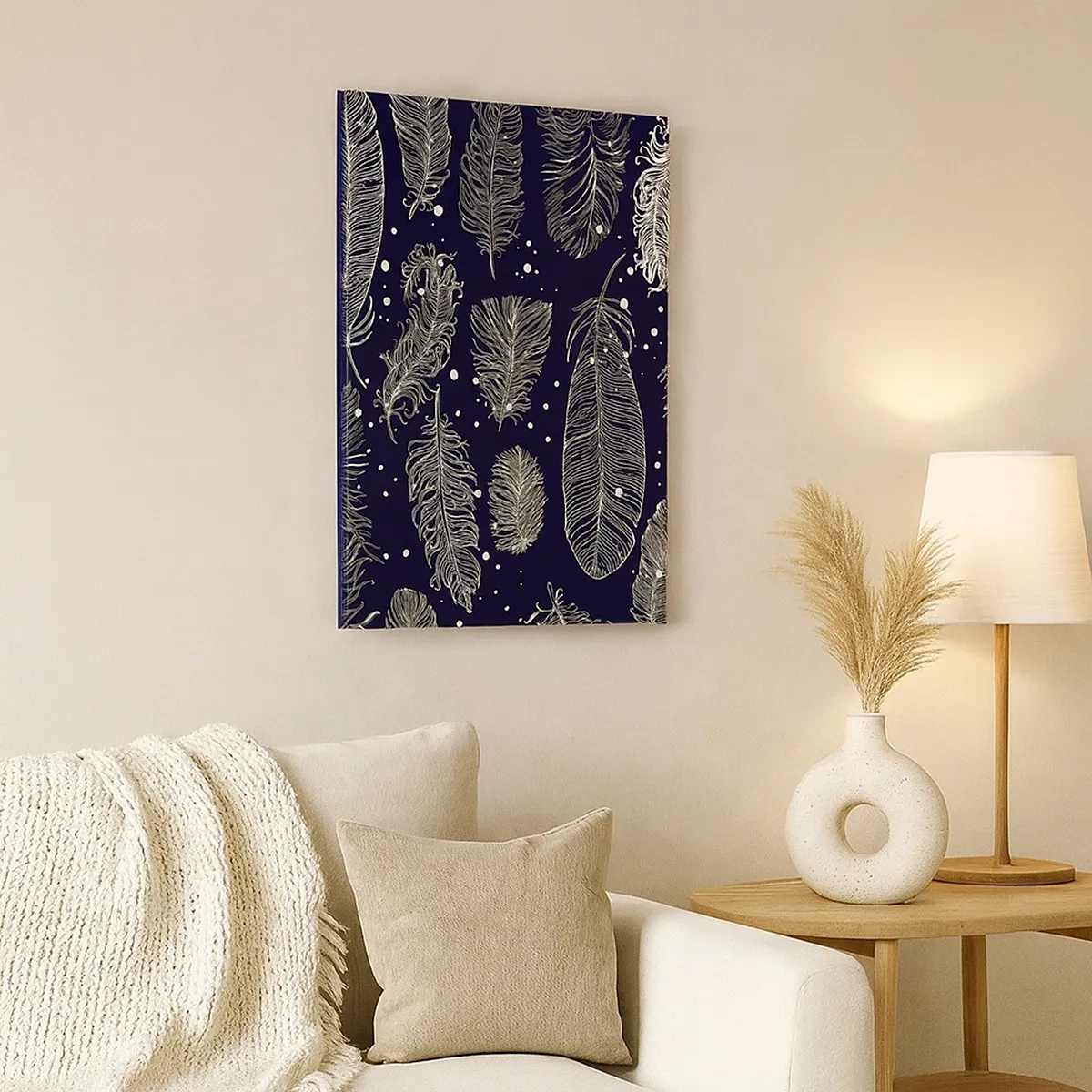 Quadro su tela - Stampe su Tela - Delicate piume bianche su sfondo blu navy - 50x70cm - Pizzo piumato - Decorazione murale moderna per soggiorno e camera da letto ARTTOR
