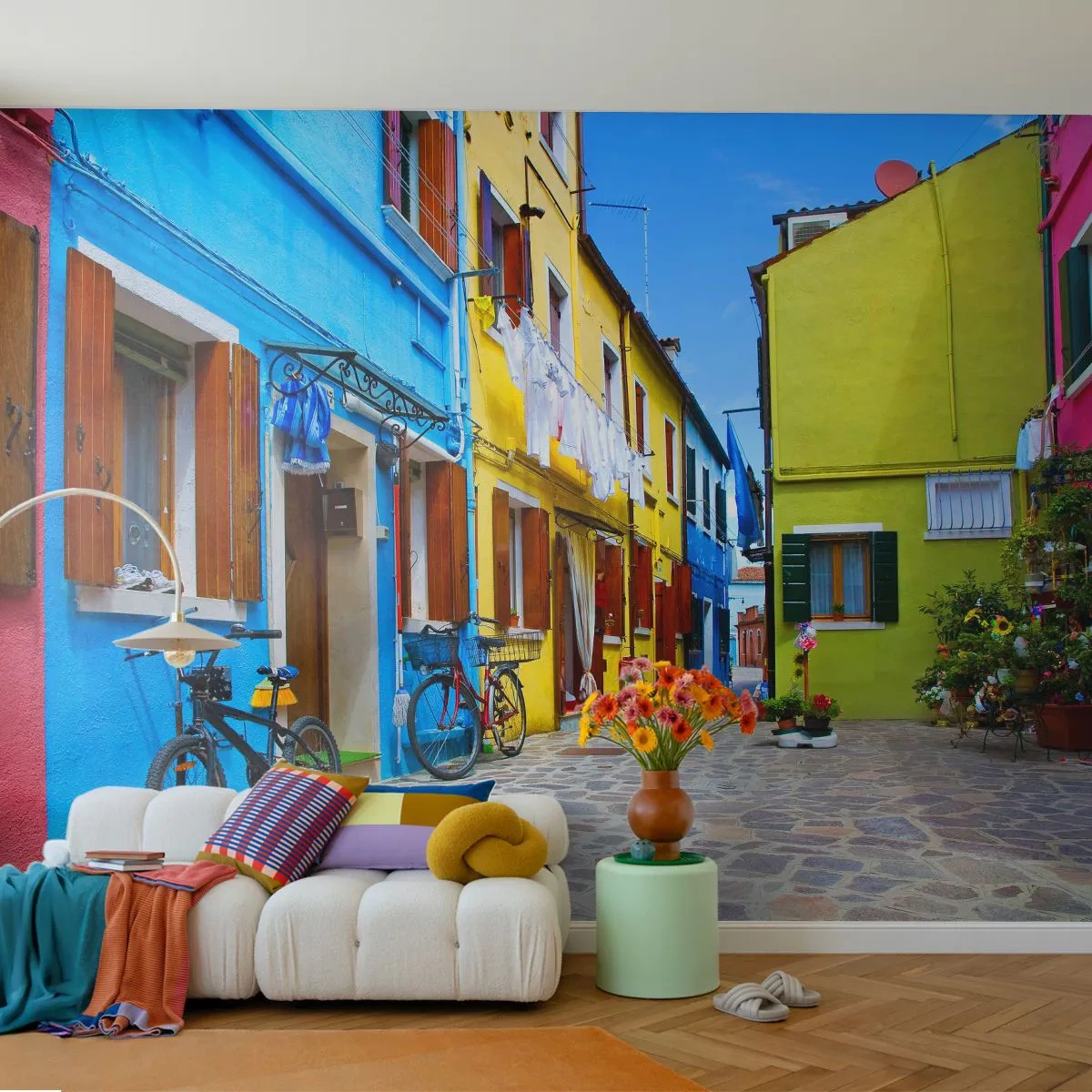 Fotomurali Autoadesivo Deluxe Sticker - Un dolce angolo color pastello - Città, Biciclette, Vicolo - 200x140 cm