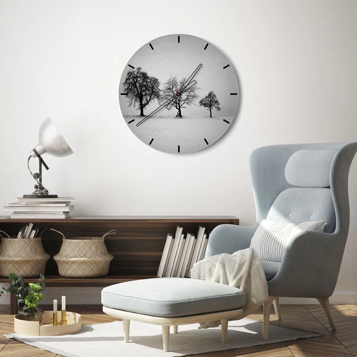 Orologio da parete - Orologio in Vetro - Tre alberi solitari in un campo innevato in bianco e nero. - 30x30cm - Cosa sognano? - Decorazione murale moderna per soggiorno, cucina e camera da letto ARTTOR