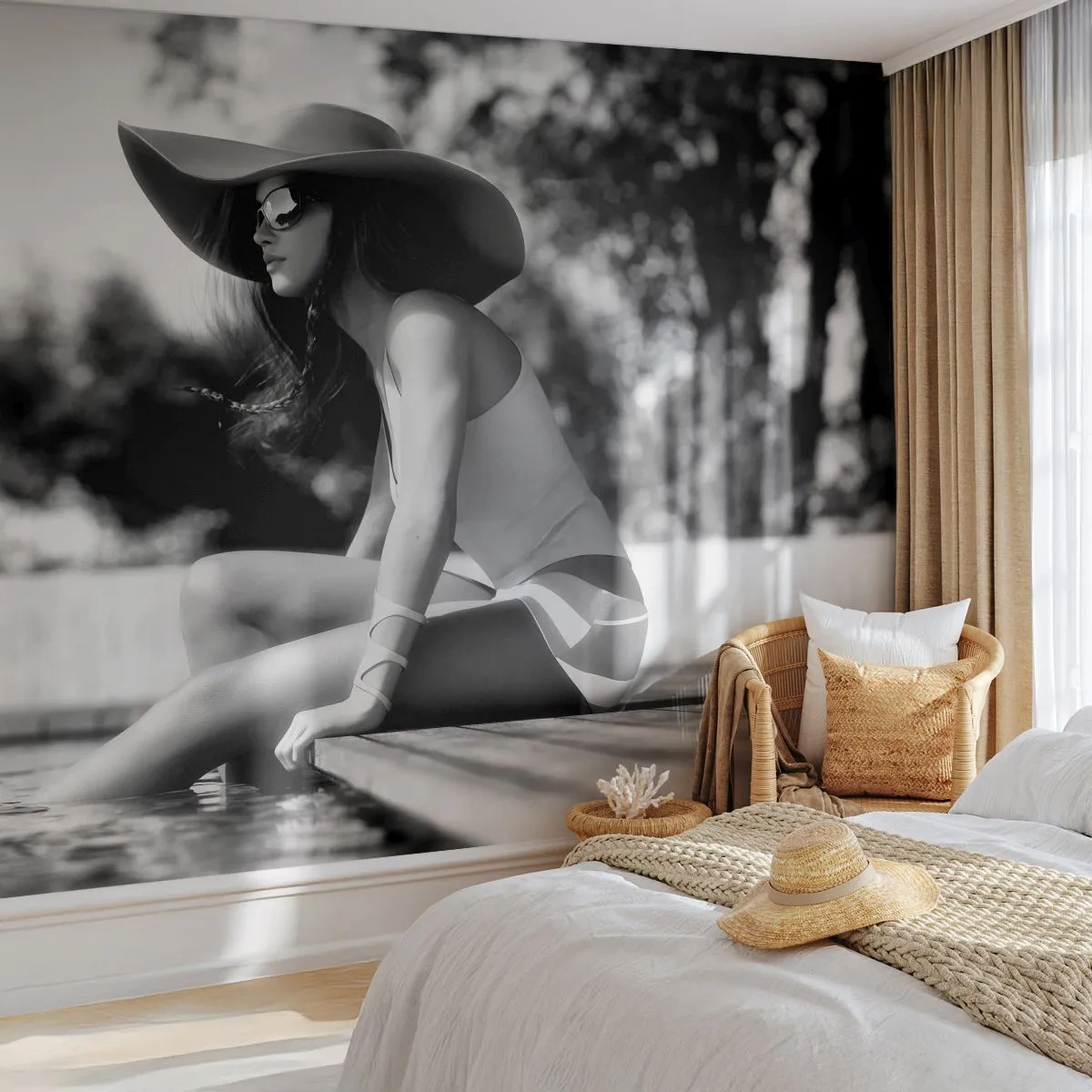 Fotomurali Premium Canvas - Donna con cappello in piscina in bianco e nero - 100x70cm - Sogno estivo - Decorazione murale moderna per soggiorno e camera da letto ARTTOR