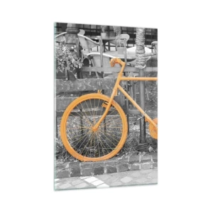 Quadro su vetro - Fotografia artistica di una bicicletta gialla su uno sfondo bianco e nero - 80x120cm - Vai, ti aspetto qui - Decorazione murale moderna per soggiorno e camera da letto ARTTOR
