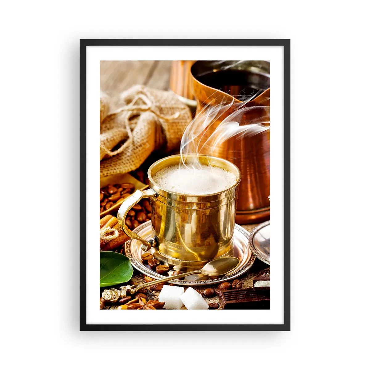 Poster in cornice nera - Una tazza dorata con caffè caldo e vapore su uno sfondo di chicchi di caffè. - 50x70cm - Buona giornata! - Decorazione murale moderna per soggiorno e camera da letto ARTTOR