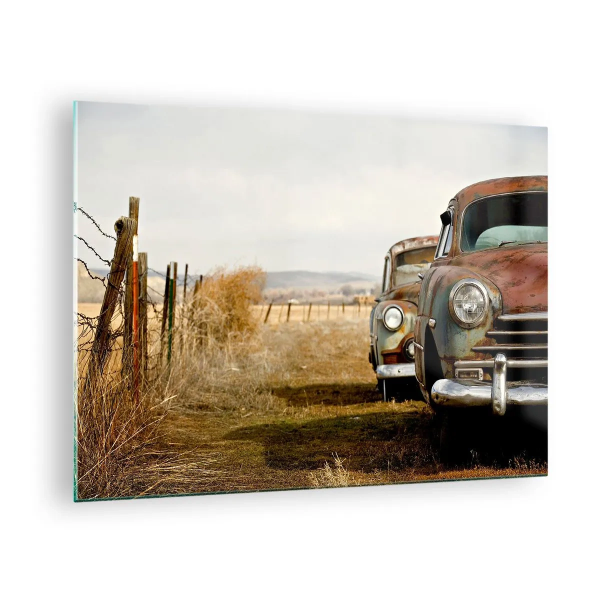 Quadro su vetro - Auto d'epoca su una strada di campagna - 70x50cm - Meritato riposo - Decorazione murale moderna per soggiorno e camera da letto ARTTOR