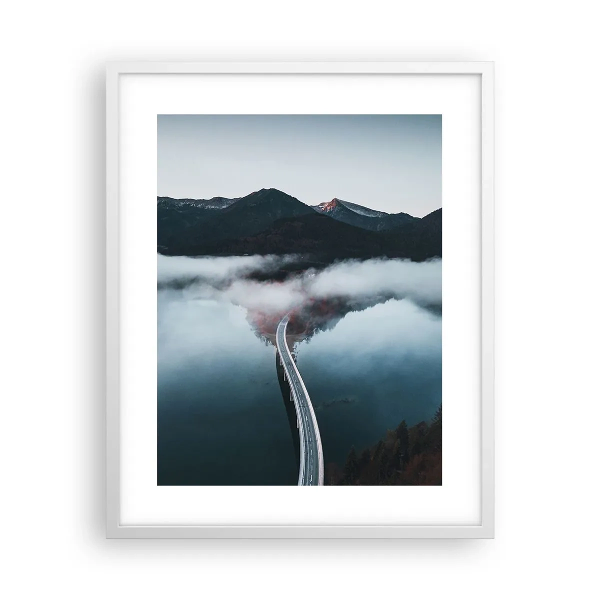 Poster in cornice bianca - Sull'acqua liscia come uno specchio - 40x50 cm