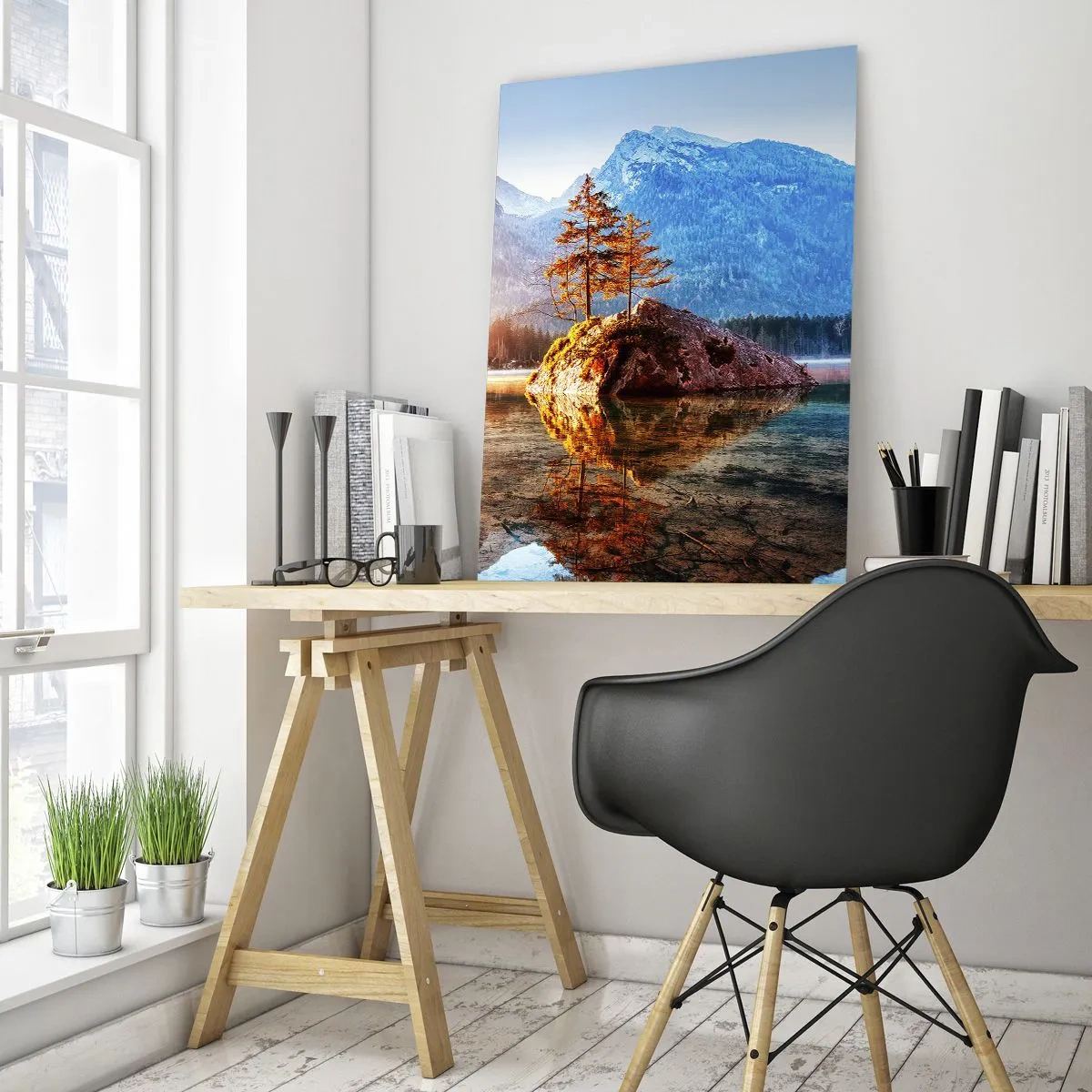 Quadro su vetro - Un lago con isole e montagne sullo sfondo all'alba - 70x100cm - La natura in una nuova luce - Decorazione murale moderna per soggiorno e camera da letto ARTTOR