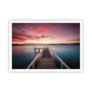 Poster - Un molo che conduce a un lago tranquillo al tramonto - 100x70cm - La fiamma mite della sera - Decorazione murale moderna per soggiorno e camera da letto ARTTOR