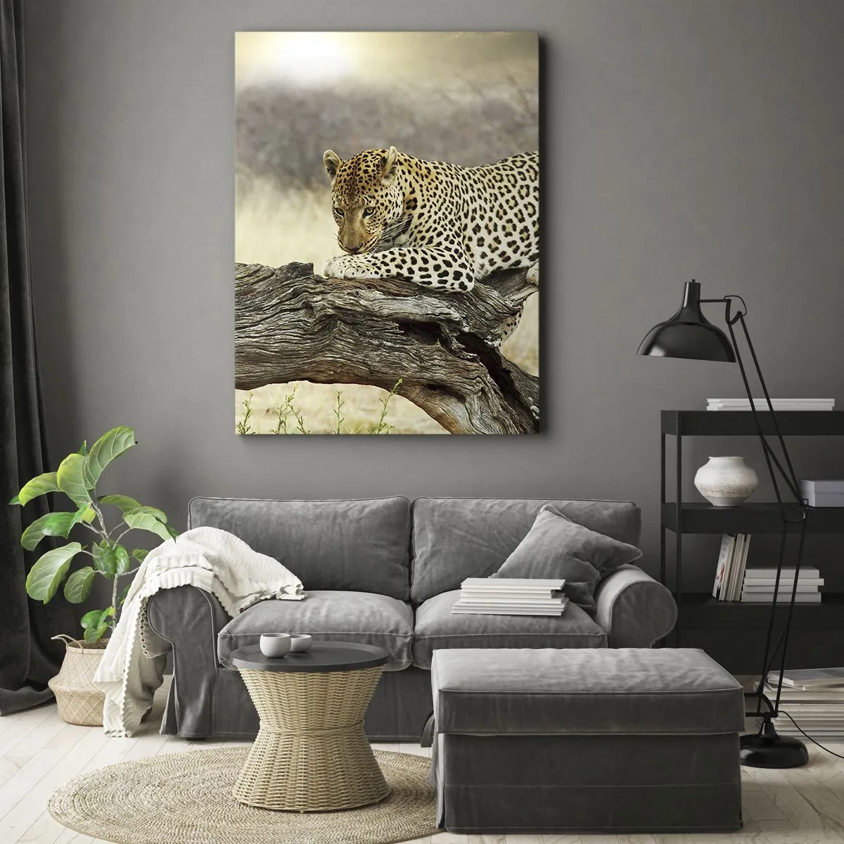 Quadro su tela - Stampe su Tela - Un leopardo che riposa sul tronco di un albero nella savana - 50x70cm - Vado per la mia strada - Decorazione murale moderna per soggiorno e camera da letto ARTTOR