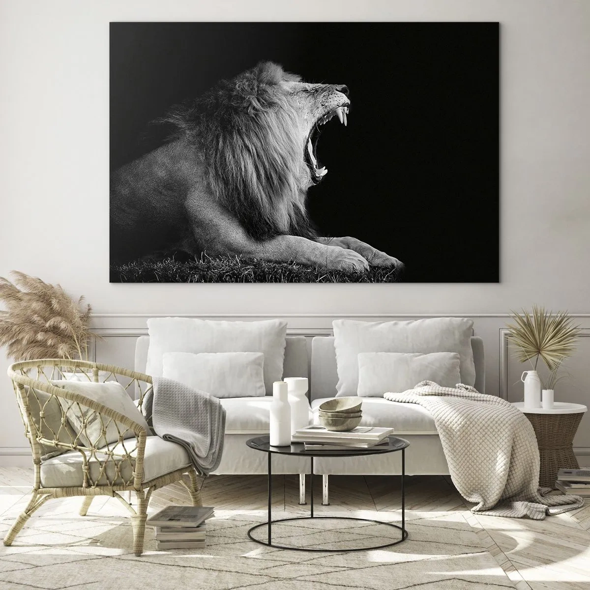 Quadro su vetro - Ritratto in bianco e nero di un leone che ruggisce contro un'ombra - 70x50cm - Senza alcun dubbio - Decorazione murale moderna per soggiorno e camera da letto ARTTOR