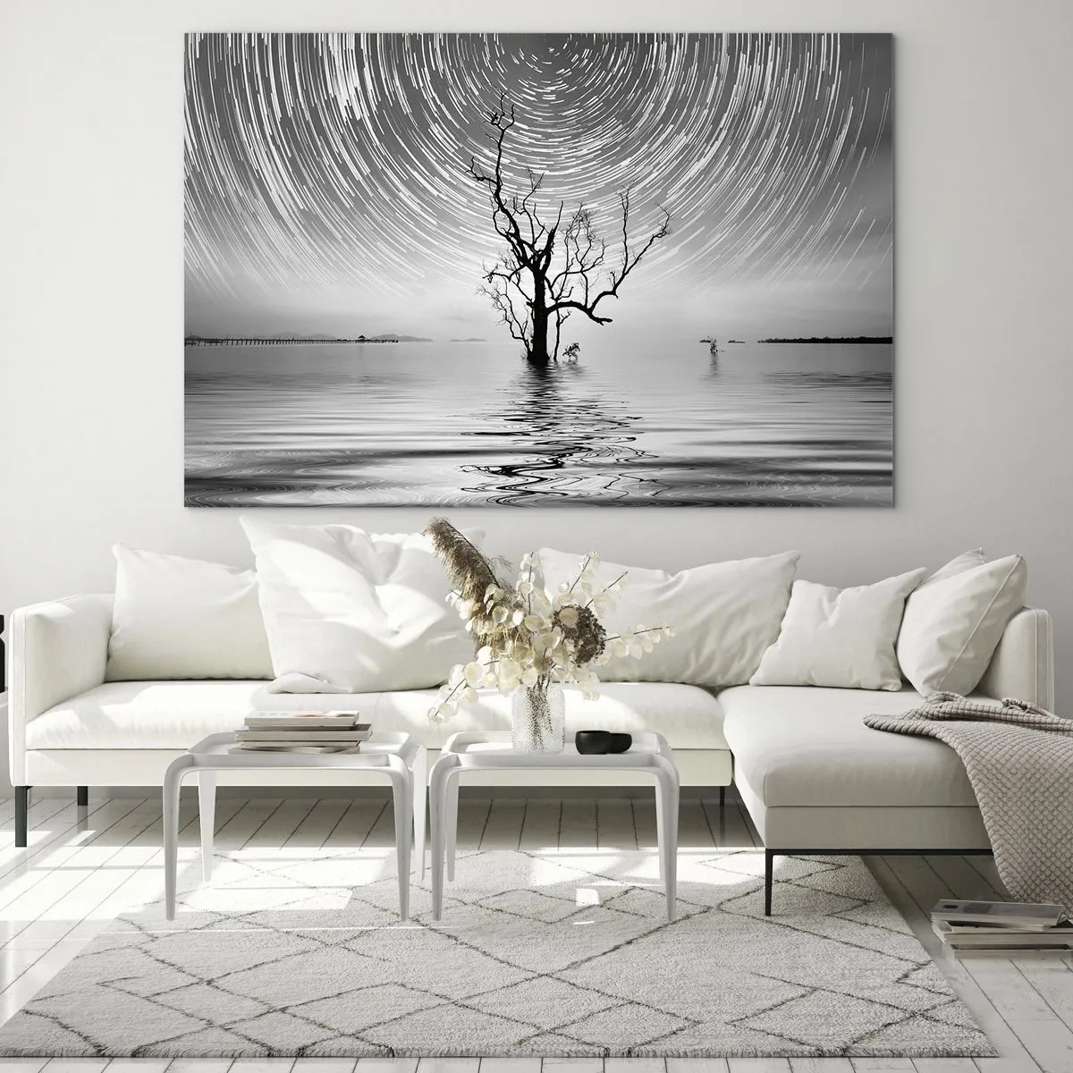 Quadro su vetro - Paesaggio in bianco e nero con un albero e strisce di stelle - 120x80cm - Sinfonia della natura - Decorazione murale moderna per soggiorno e camera da letto ARTTOR