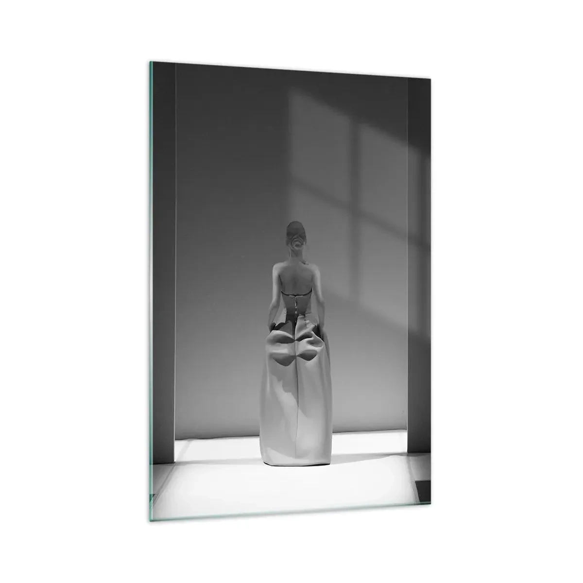 Quadro su vetro - Un dipinto in bianco e nero con una scena minimalista di una donna in uno spazio geometrico. - 70x100cm - Semplicità raffinata - Decorazione murale moderna per soggiorno e camera da letto ARTTOR
