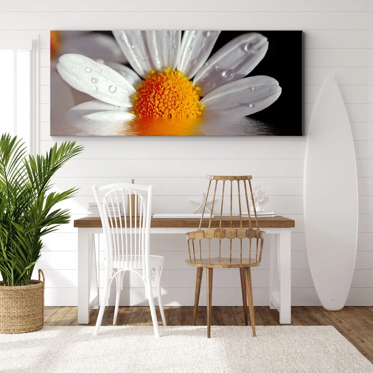 Quadro su tela - Stampe su Tela - Una margherita bianca con gocce d'acqua immerse in un riflesso d'acqua - 160x50cm - L'alba della margherita - Decorazione murale moderna per soggiorno e camera da letto ARTTOR