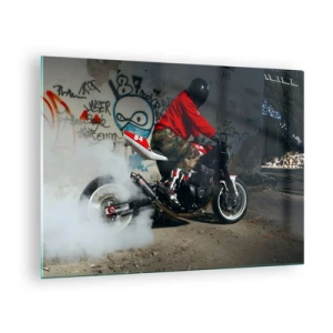 Quadro su vetro - Motociclista in azione in un ambiente industriale - 70x50cm - Inseguimi! - Decorazione murale moderna per soggiorno e camera da letto ARTTOR