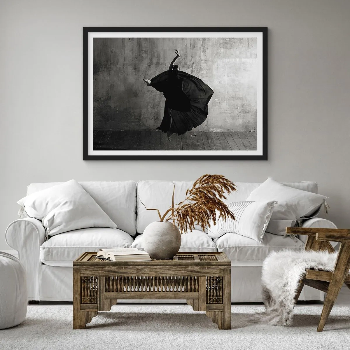 Poster in cornice nera - Silhouette in bianco e nero di una ballerina in movimento su uno sfondo di muro - 70x50cm - Fasce piene di passione - Decorazione murale moderna per soggiorno e camera da letto ARTTOR