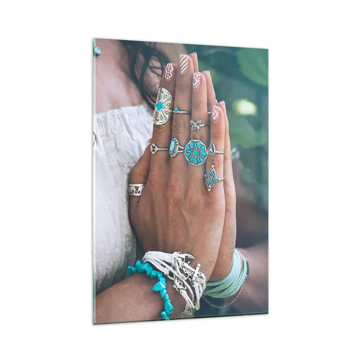 Quadro su vetro - Mani decorate con gioielli boho - 80x120cm - Benvenuto al centro dell'essere - Decorazione murale moderna per soggiorno e camera da letto ARTTOR