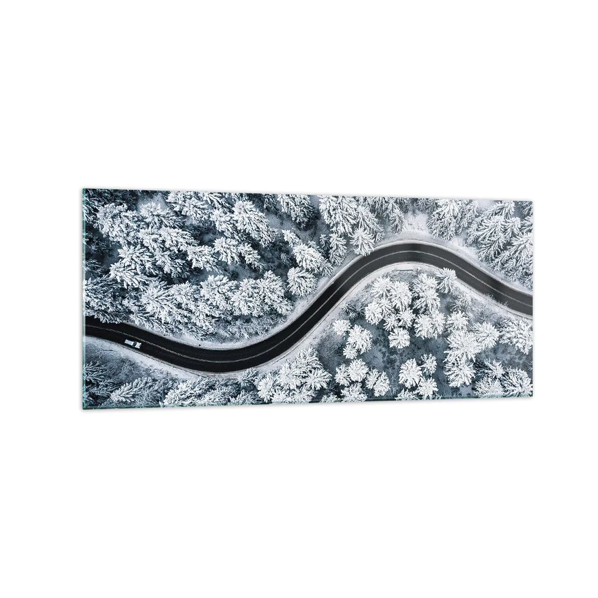 Quadro su vetro - Una vista a volo d'uccello di una strada tortuosa in una foresta invernale - 120x50cm - Attraverso il bosco invernale - Decorazione murale moderna per soggiorno e camera da letto ARTTOR