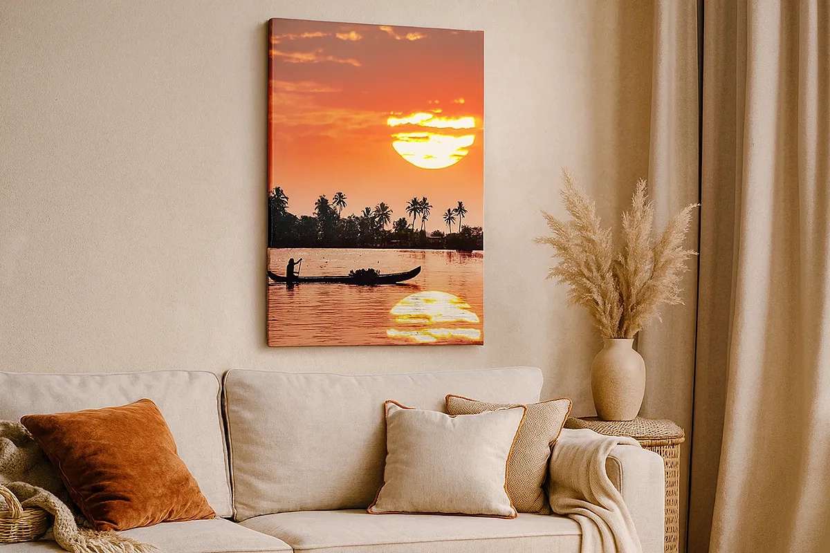 Quadro su tela - Stampe su Tela - Tramonto tropicale con una barca e palme sullo sfondo - 50x70cm - La calma dei tropici al tramonto - Decorazione murale moderna per soggiorno e camera da letto ARTTOR