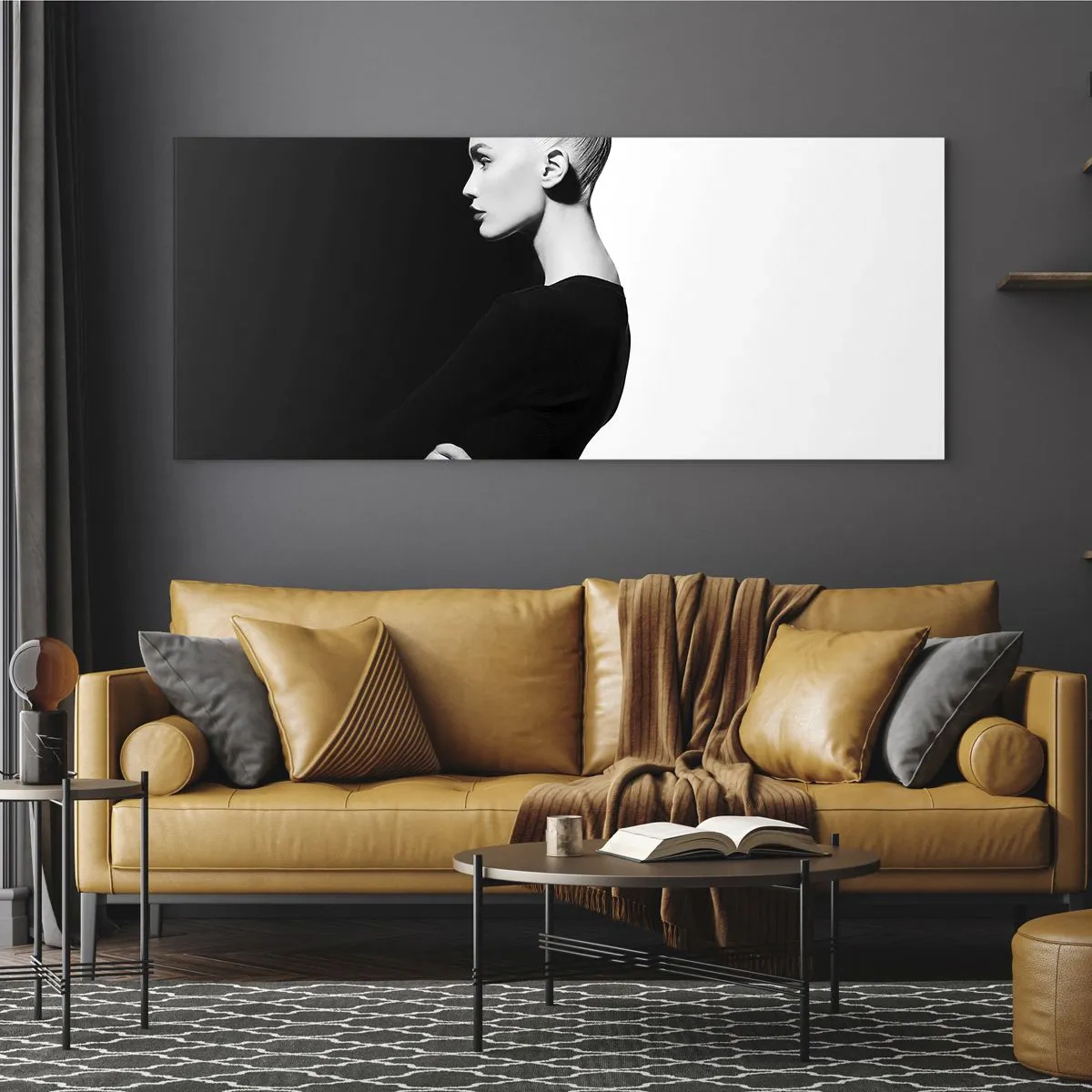 Quadro su vetro - Ritratto elegante di una donna su sfondo bianco e nero - 120x50cm - Semplicemente donna - Decorazione murale moderna per soggiorno e camera da letto ARTTOR