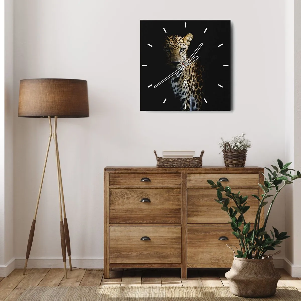 Orologio da parete - Orologio in Vetro - Un leopardo su sfondo scuro con sguardo intenso - 30x30cm - Bellezza tenebrosa - Decorazione murale moderna per soggiorno e camera da letto ARTTOR