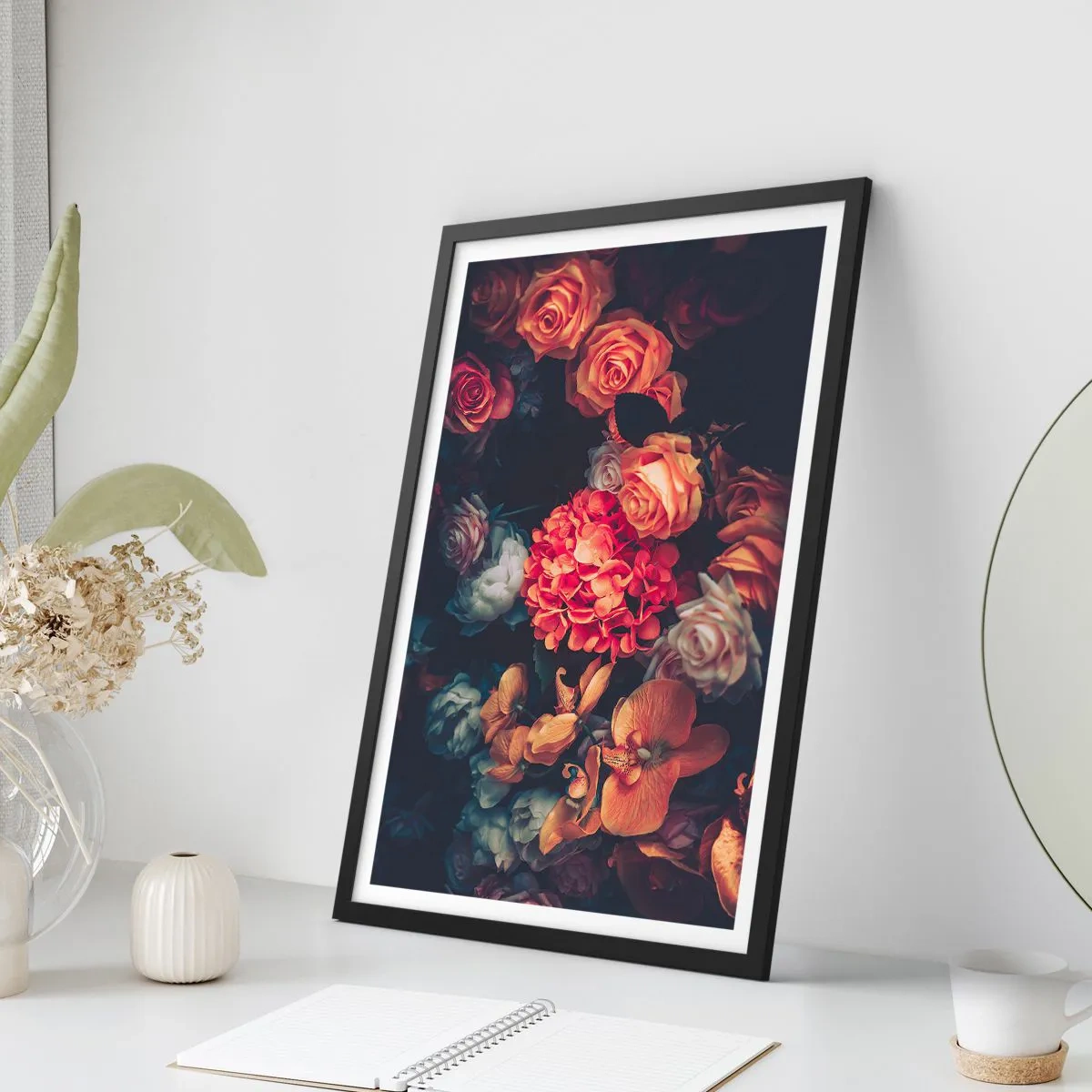 Poster in cornice nera - Una composizione di fiori scuri con un pizzico di estetica barocca - 50x70cm - Come i maestri olandesi - Decorazione murale moderna per soggiorno e camera da letto ARTTOR