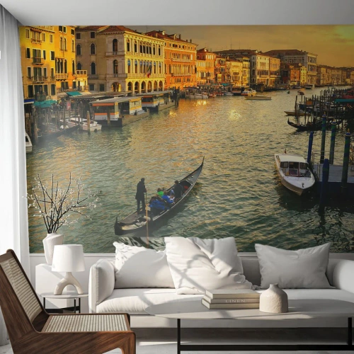 Fotomurali Autoadesivo Deluxe Sticker - Sul lato assolato della strada - Città, Venezia, Italia - 100x70 cm