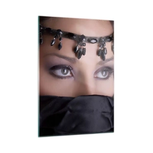 Quadro su vetro - Un volto di donna con una tiara ornata e uno sguardo intenso - 50x70cm - Misteriosa tentatrice d'oriente - Decorazione murale moderna per soggiorno e camera da letto ARTTOR