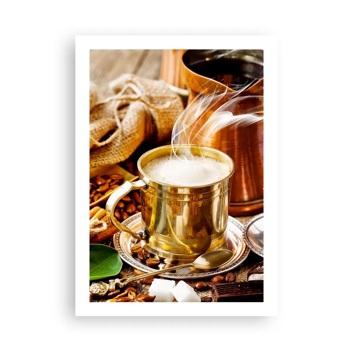 Poster - Una tazza dorata con caffè caldo e vapore su uno sfondo di chicchi di caffè. - 50x70cm - Buona giornata! - Decorazione murale moderna per soggiorno e camera da letto ARTTOR