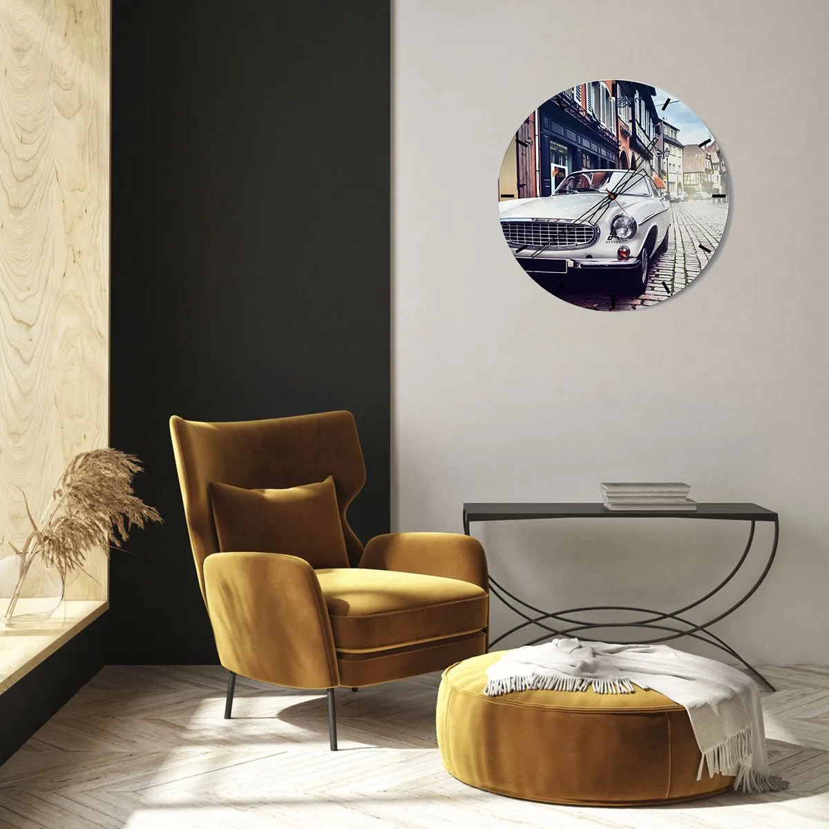 Orologio da parete - Orologio in Vetro - Un'auto d'epoca su una strada acciottolata circondata da case popolari - 30x30cm - Il passato è oggi - Decorazione murale moderna per soggiorno, cucina e camera da letto ARTTOR