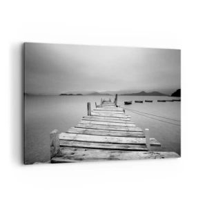 Quadro su tela - Stampe su Tela - Una vista in bianco e nero di un molo di legno e di un lago calmo. - 100x70cm - Dietro i monti, dietro i mari - Decorazione murale moderna per soggiorno e camera da letto ARTTOR
