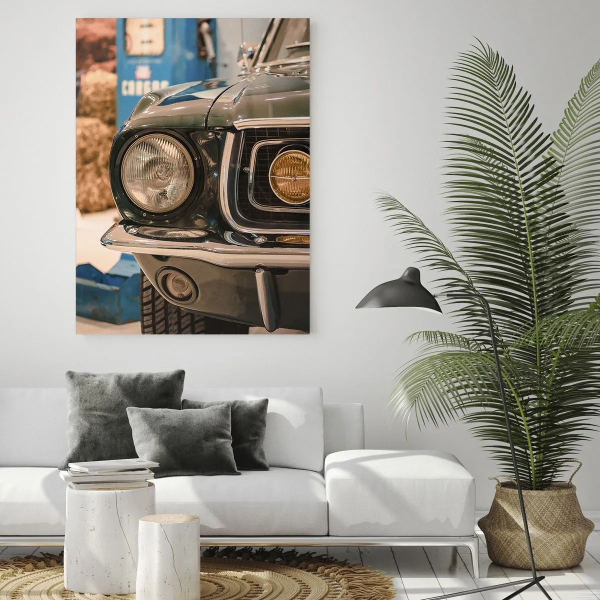Quadro su vetro - Un'auto retrò iconica in un ambiente classico - 80x120cm - Incontro con la leggenda - Decorazione murale moderna per soggiorno e camera da letto ARTTOR