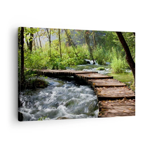 Quadro su tela - Stampe su Tela - Un ponte di legno sopra un ruscello impetuoso, circondato dal verde della foresta. - 70x50cm - Sulla cascata spumeggiante - Decorazione murale moderna per soggiorno e camera da letto ARTTOR