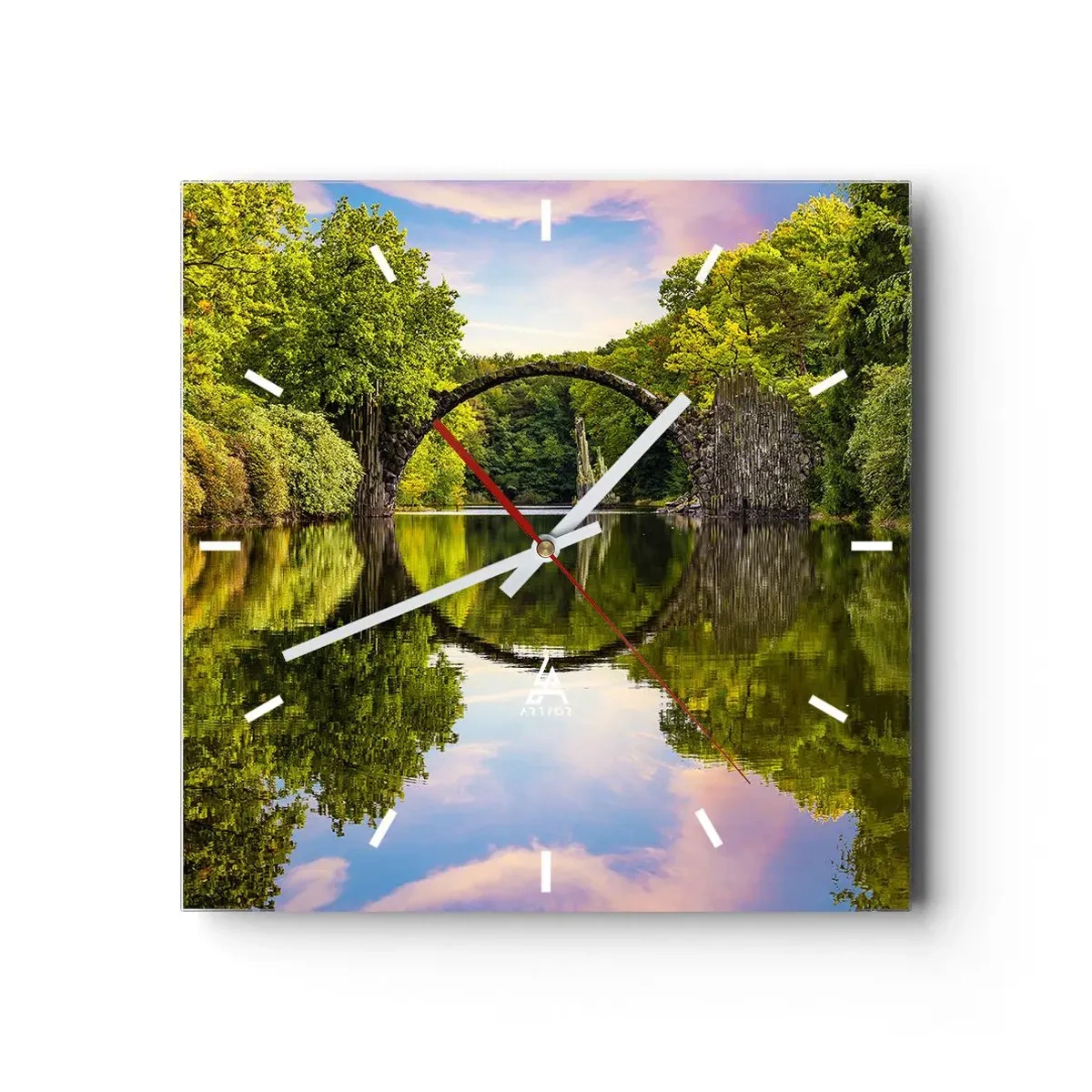 Orologio da parete - Orologio in Vetro - Un ponte di pietra sopra un fiume con un riflesso perfetto nell'acqua - 30x30cm - All'incontro di due mondi - Decorazione murale moderna per soggiorno e camera da letto ARTTOR
