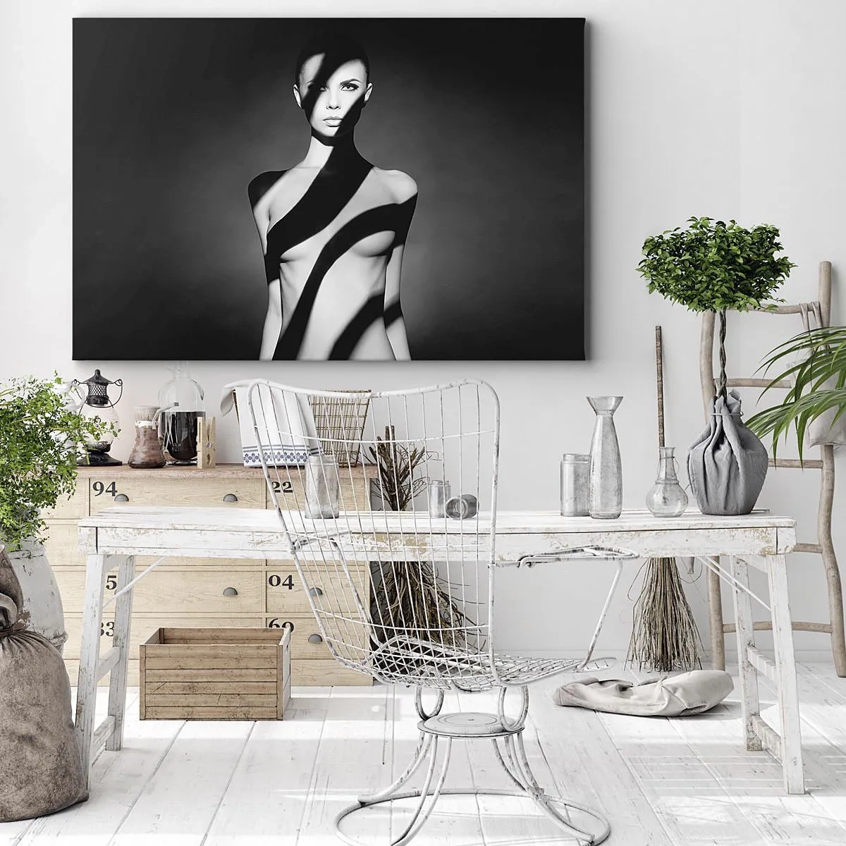 Quadro su tela - Stampe su Tela - Ritratto in bianco e nero di una donna in luce e ombra - 70x50cm - Luci e ombre - Decorazione murale moderna per soggiorno e camera da letto ARTTOR