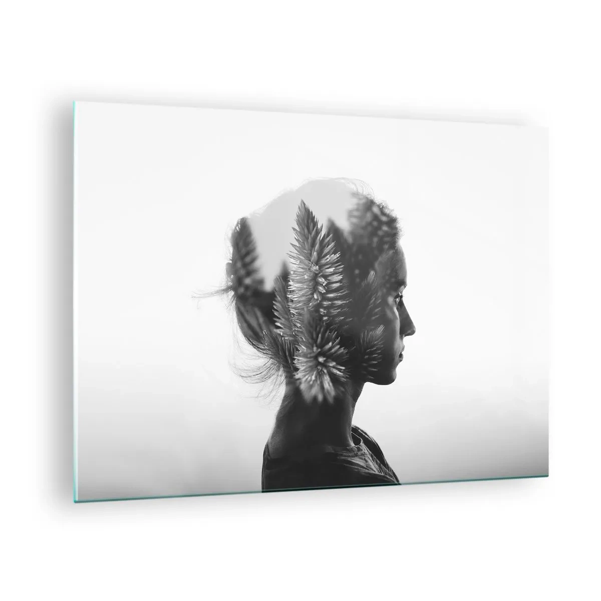 Quadro su vetro - Una donna in bianco e nero con un motivo di foresta di conifere sovrapposto - 70x50cm - La signora della pineta - Decorazione murale moderna per soggiorno e camera da letto ARTTOR